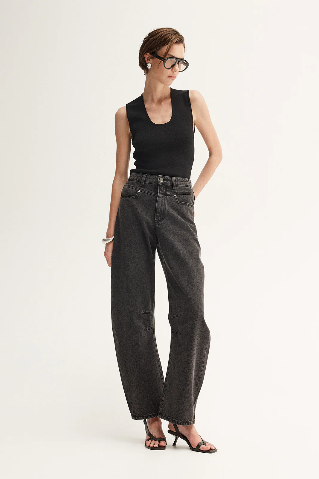 Chelsea Barrel Leg Jean Black - Image 3
