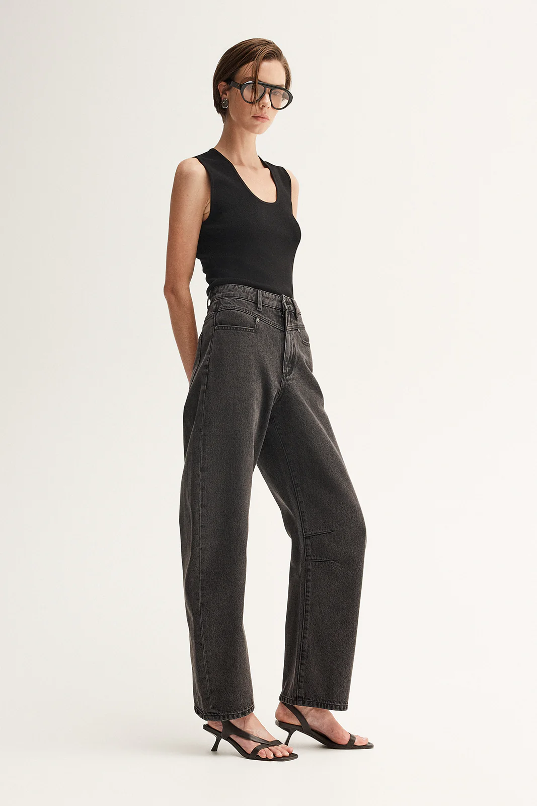 Chelsea Barrel Leg Jean Black - Image 4