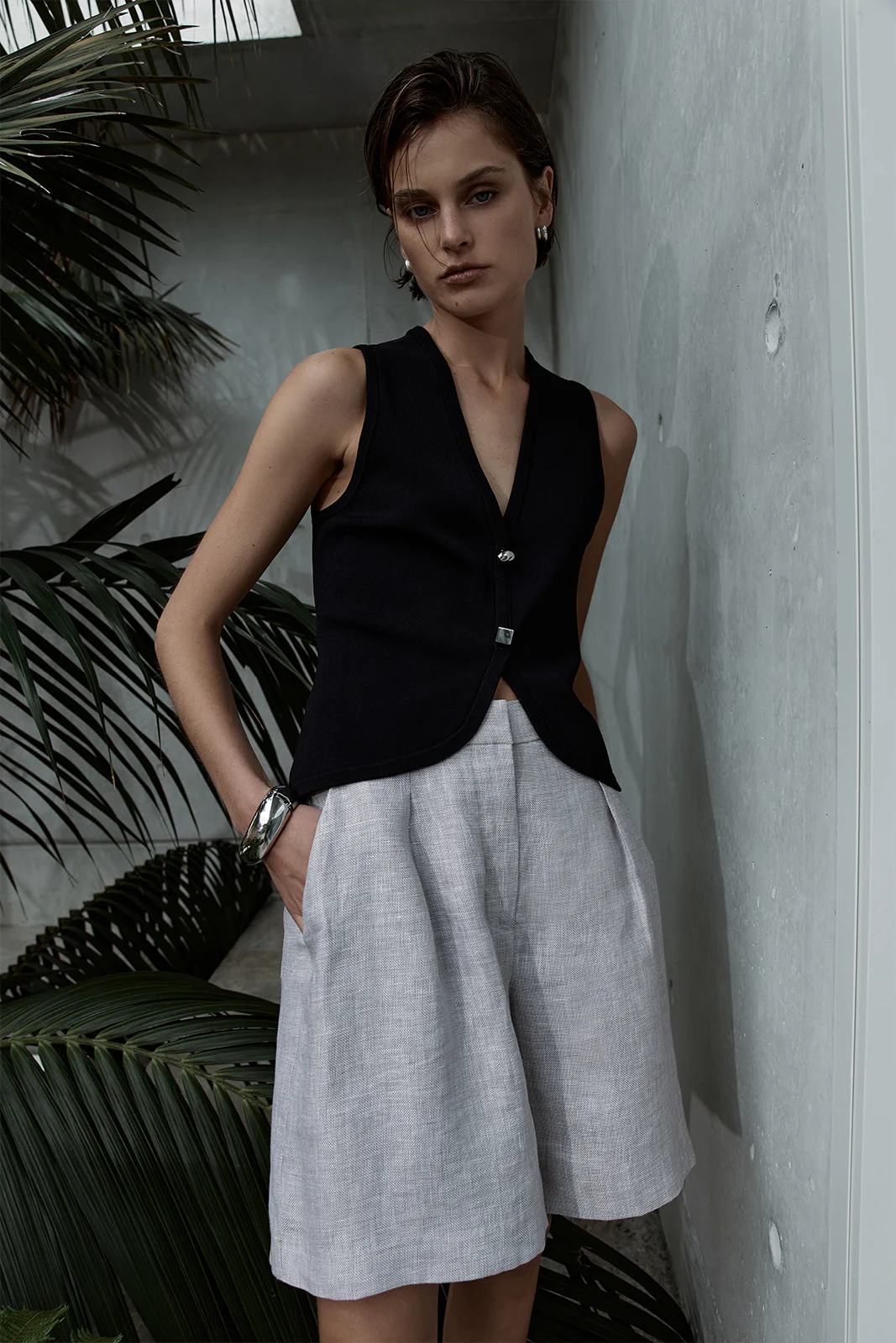 Lana Knit Vest Black - Image 2