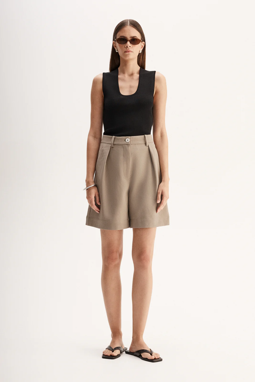 Lora Short Taupe - Image 5