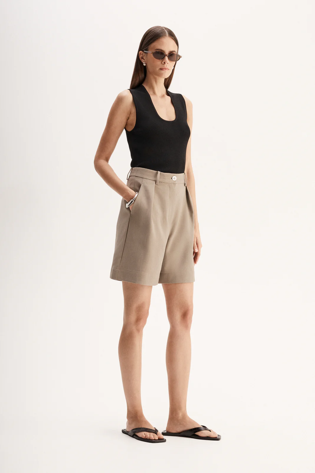 Lora Short Taupe - Image 6