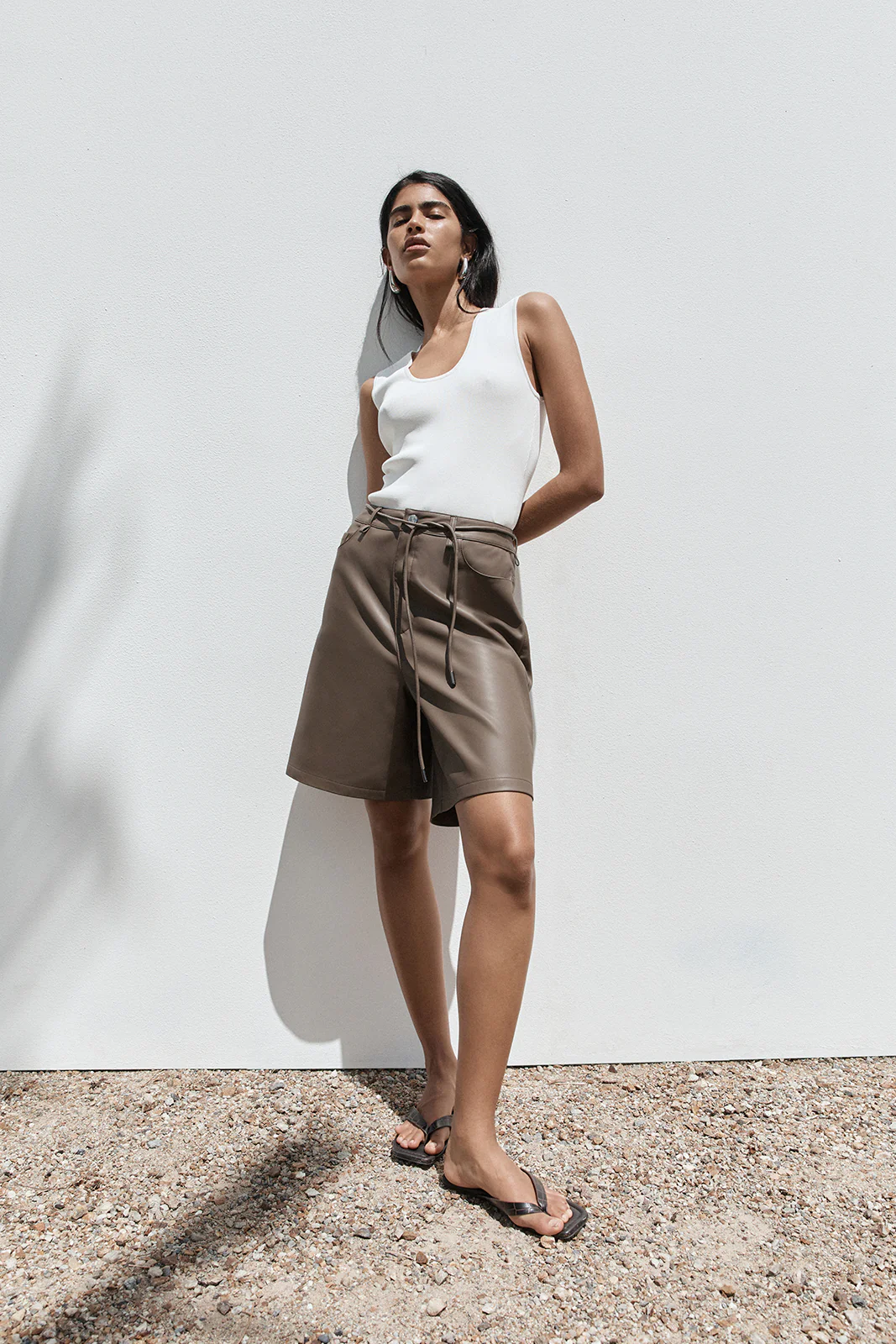Rae Short Taupe - Image 5