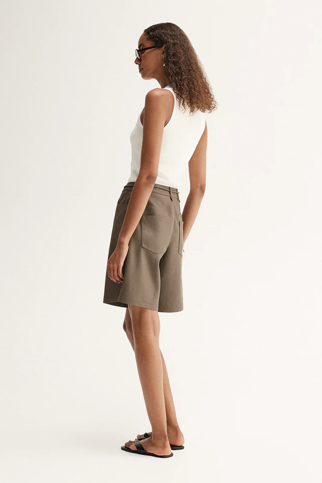 Rae Short Taupe - Image 6